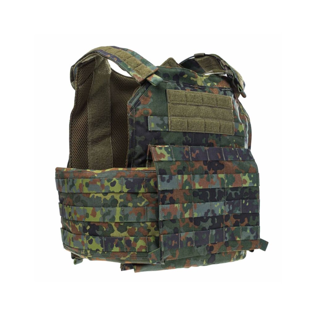 lindnerhof-lt025_v_a1-platecarrier-flecktarn-hero